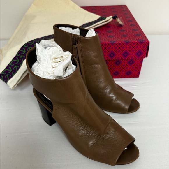 Tori Burch Jones Cut-Out Bootie - Picture 1 of 8